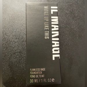 IL Makiage woke up like this foundation